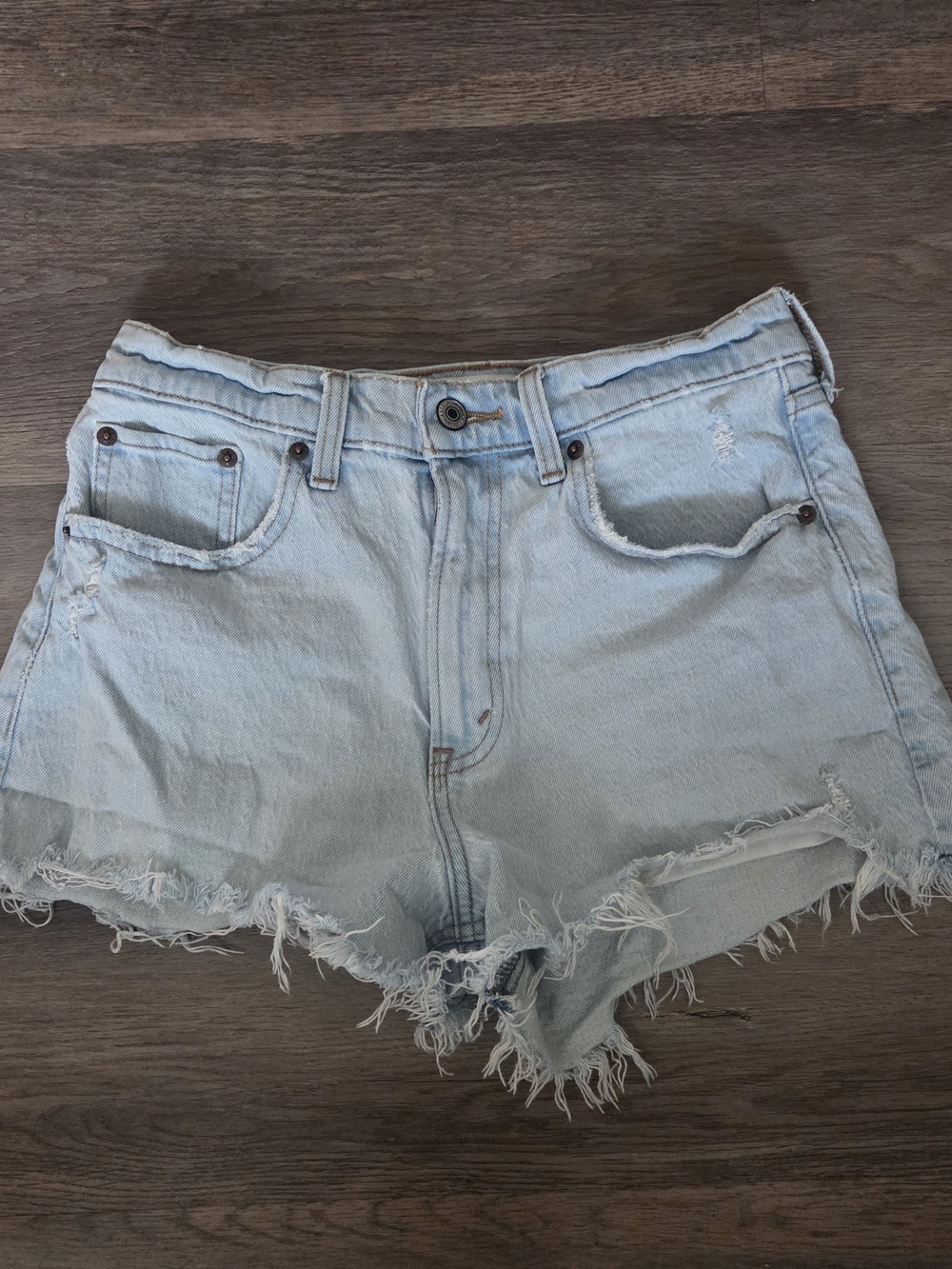 Abercrombie & Fitch Mom Short High Rise Curve Love Ss 27 Distressed Light Wash